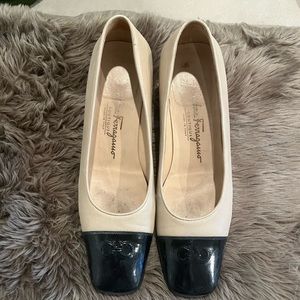 Ferragamo two tone low heels 8B